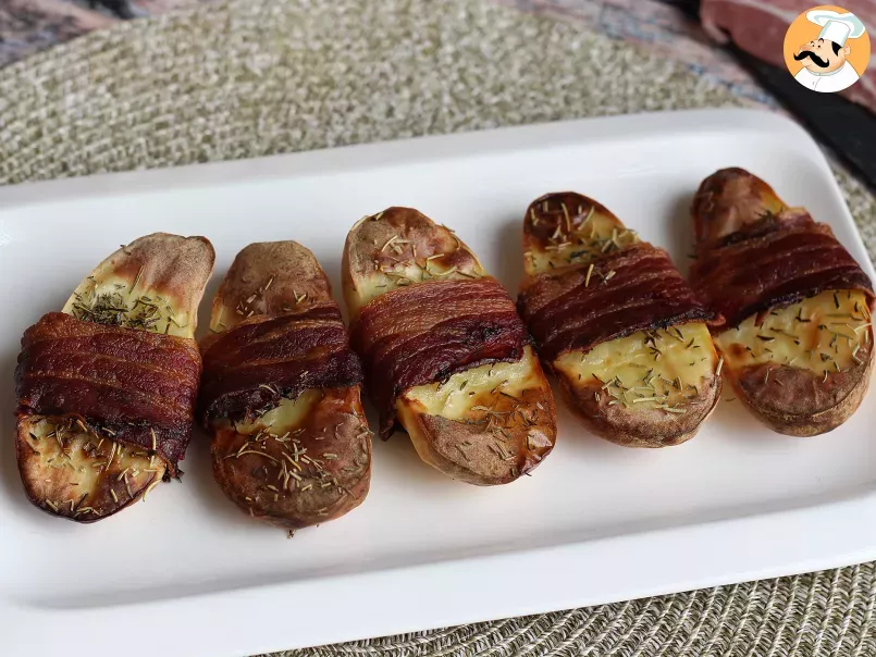 Baked potatoes coated with bacon - photo 3