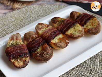 Baked potatoes coated with bacon - photo 2