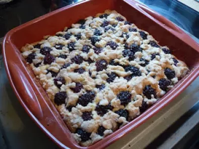Blackberry Cinnamon Tray Bake Cake - photo 3