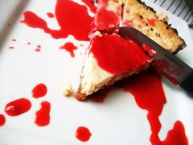 Bloody Vegan Cheesecake Pie w/ Raspberry Sauce