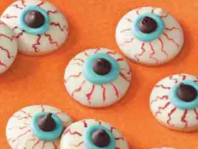 BOOOOOO, Super Easy Halloween Cookies