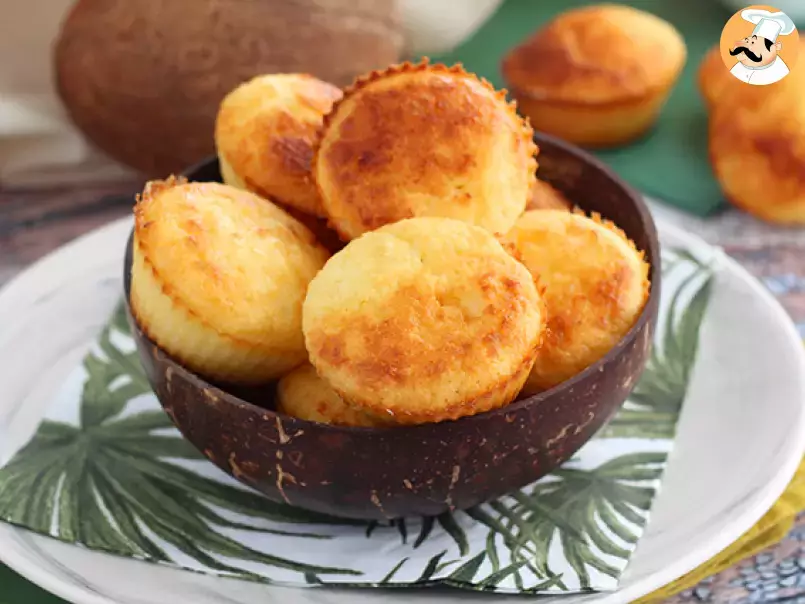 Brazilian coconut muffins - Queijadinhas