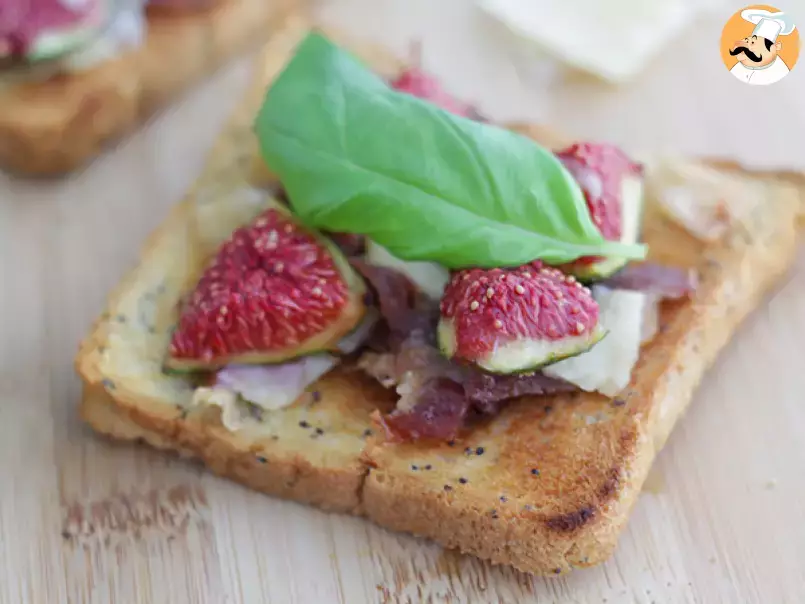 Bruschetta with figs, parmesan and Proscuitto - Video recipe ! - photo 2