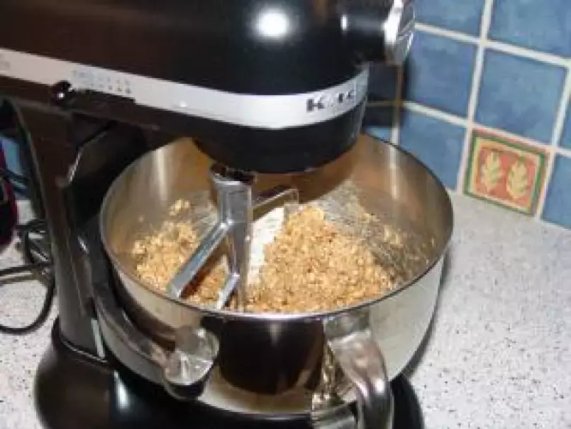 Butterscotch Whole Wheat Granola Bars and May Tasty Tool: Stand Mixers