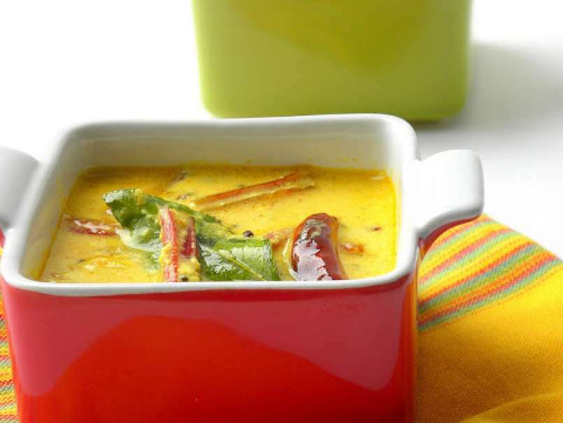 Cheera Thandu Charu curry / Red Spinach or Red swiss chard stem in yogurt curry - photo 2