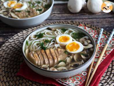 Chicken ramen: the easy version of this iconic Asian dish!