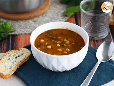 Chickpea and spinach soup