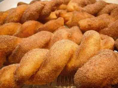 Cinnamon Twist Doughnuts (Daring Bakers Challenge) - photo 3