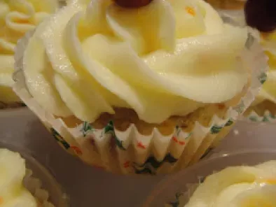 Cranberry and Orange Cupcake with Orange Cream Cheese Frosting