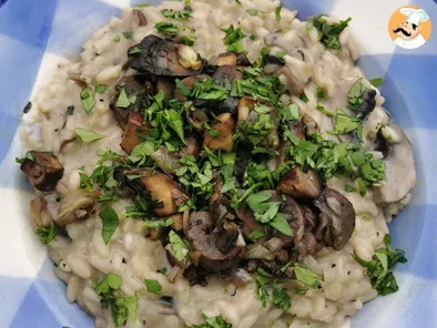 Creamy risotto with mushrooms - vegan risotto