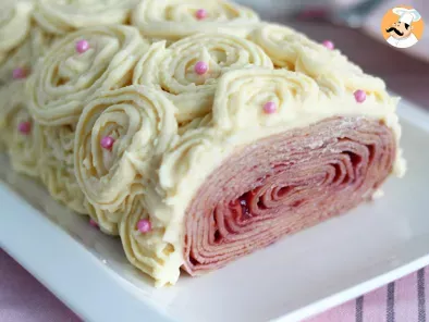 Crepe yule log with raspberry and white chocolate - photo 3