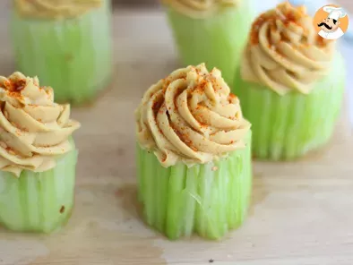 Cupcakes with cucumber and hummus - Video recipe !