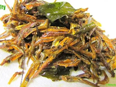 Dry fish fry / Nethili Karuvadu Fry