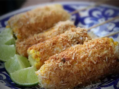 Elote (Corn on the cob with mayo, cheese & chilli)