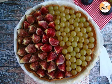 Fig and grape tart