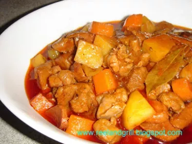 Filipino Menudo Recipe (Pork & Liver Stewed with Potato and Carrot)