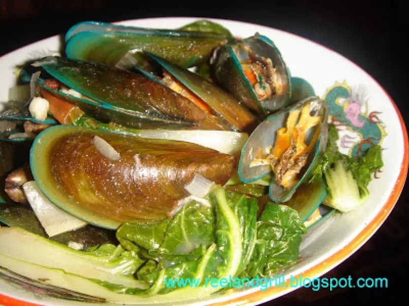 Ginisang Tahong (Sauteed Asian Green Mussels) - photo 2