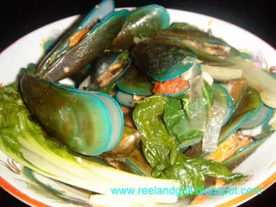 Ginisang Tahong (Sauteed Asian Green Mussels) - photo 3