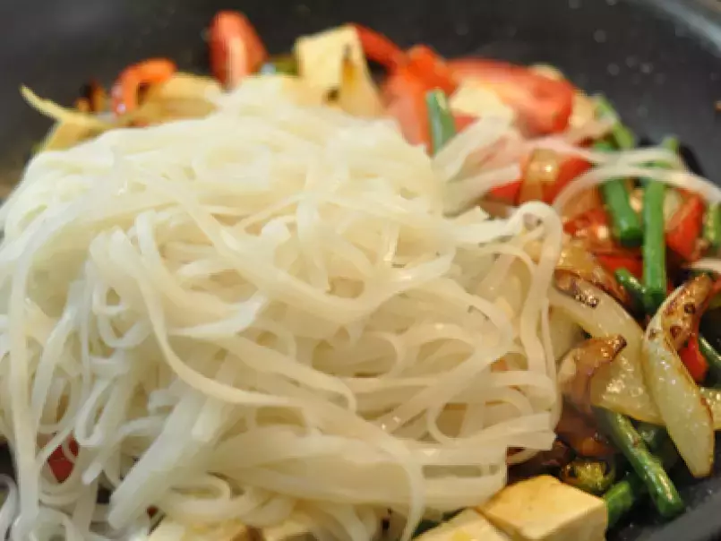 Great Thai Dish: Pad Kee Mao ? Spicy Thai Drunken Noodle Recipe with Tofu - photo 2