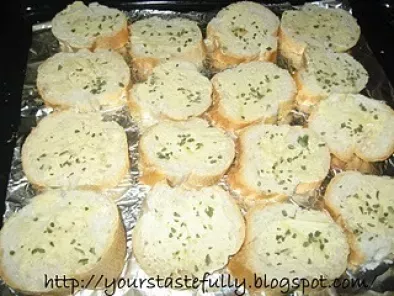 Home made garlic bread (never been so easy) - photo 2