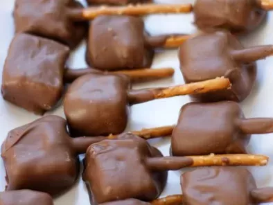 Homemade Chocolate Covered Marshmallow Pretzel Pops
