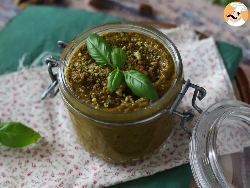 Homemade pistachio pesto, the easy and tasty sauce