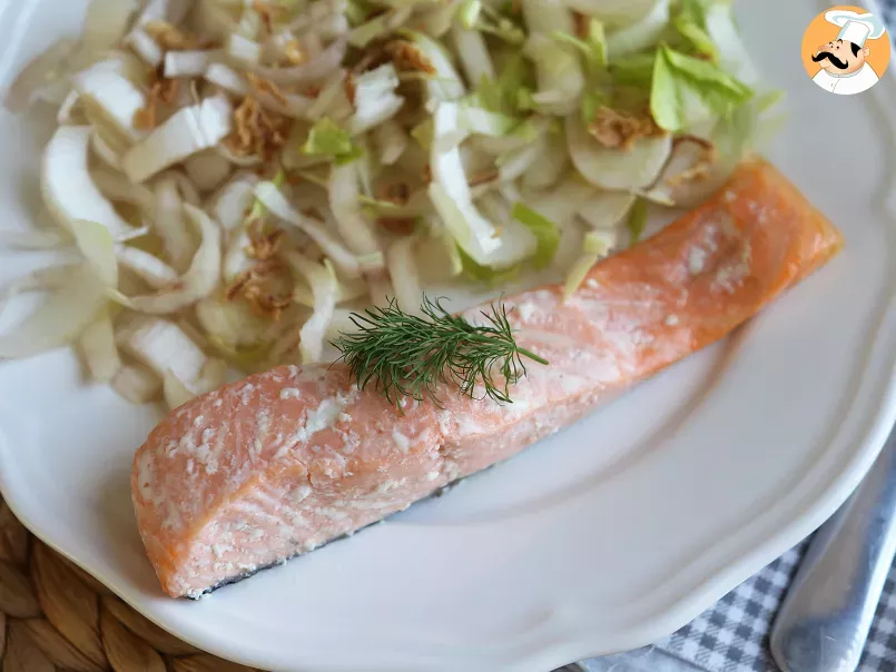 How to cook a salmon fillet in a pan? - photo 4