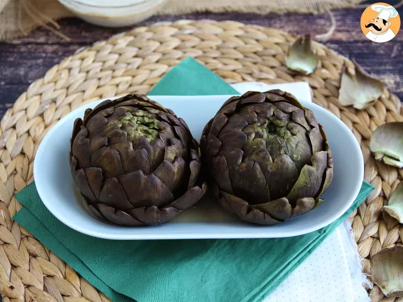 How to cook an artichoke in water?