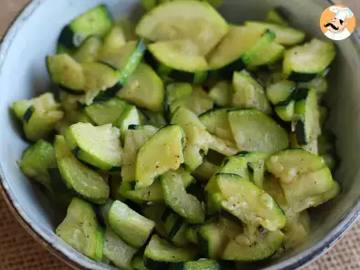 How to cook zucchini in a pan? - photo 3