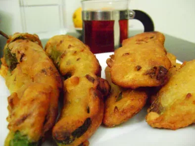 Kaya Baji (Batter fried Raw Banana) and Mulakku Baji (Batter fried Green Pepper)