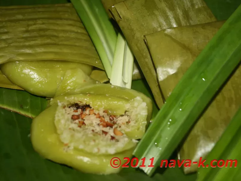 Kuih Koci (Cashew nut and Coconut Filling) - photo 2