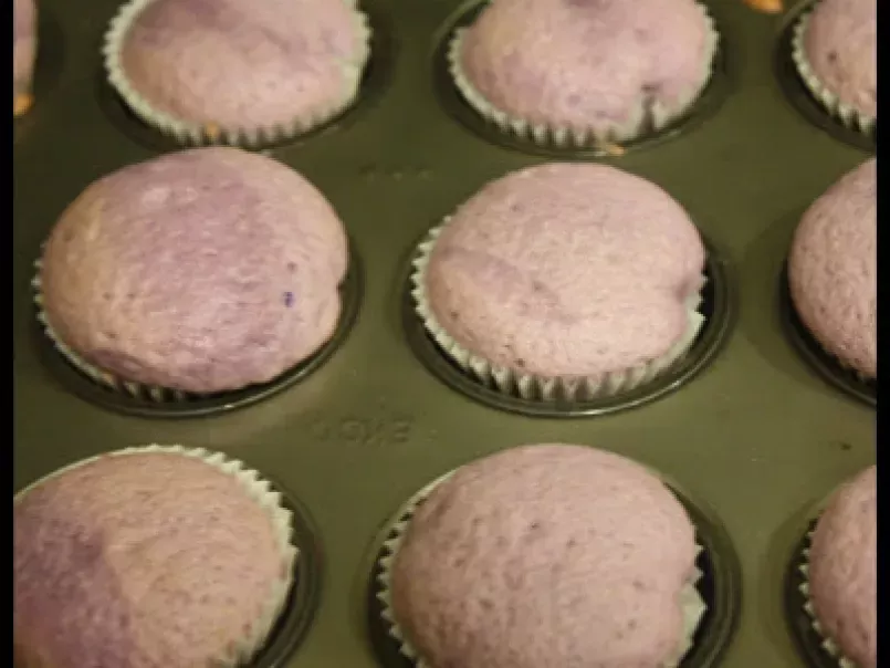 Lavender Chiffon Cupcakes with Swiss Meringue Buttercream - photo 5