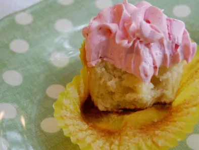 Lemon Cupcakes with Strawberry Swiss Meringue Buttercream - photo 2