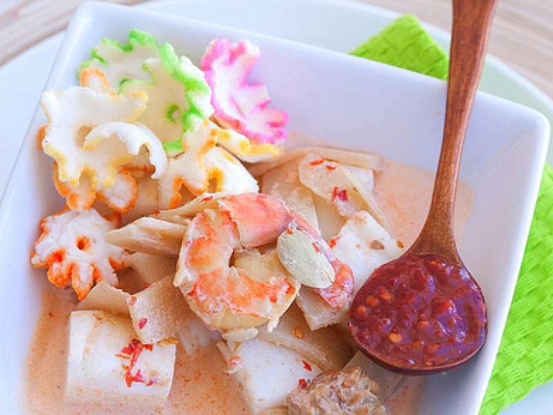 Lontong Sayur - Indonesian Cooked Vegetables in Coconut Milk with Rice Cake - photo 2