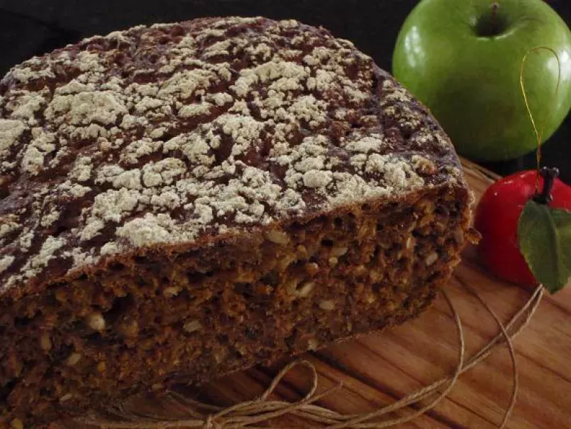 Mathias Dahlgren's Swedish Rye Bread - with an apple twist - photo 3