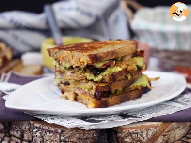 Maxi grilled cheese sandwich: cheddar, shredded chicken, avocado, bacon - photo 4