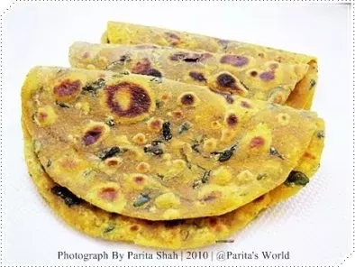 Methi Na Thepla - Indian flatbread made with fenugreek leaves - photo 2