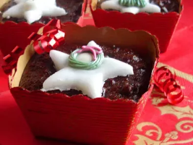Mini Chocolate Cranberry Christmas Cakes