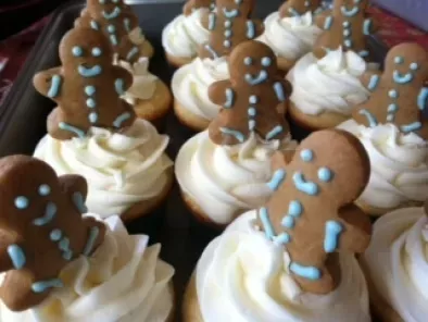 Mini Gingerbread Boys & Cupcakes