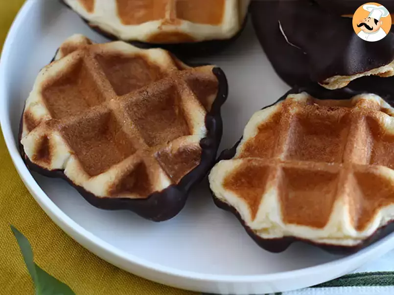 Mini waffles with chocolate - photo 3