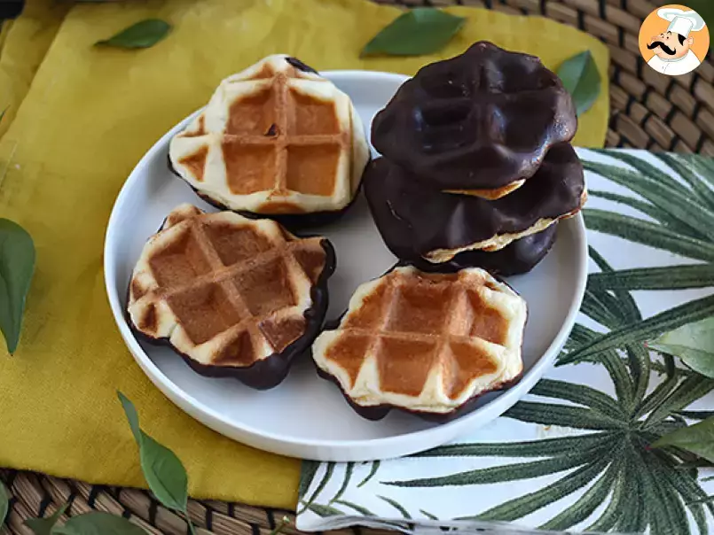 Mini waffles with chocolate - photo 4