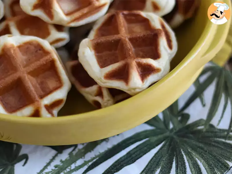 Mini waffles with chocolate - photo 5