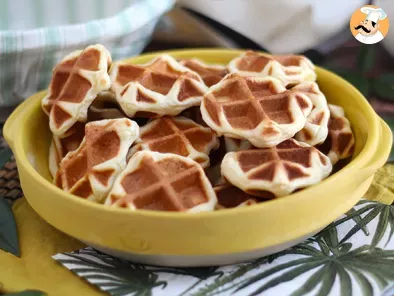 Mini waffles with chocolate - photo 2