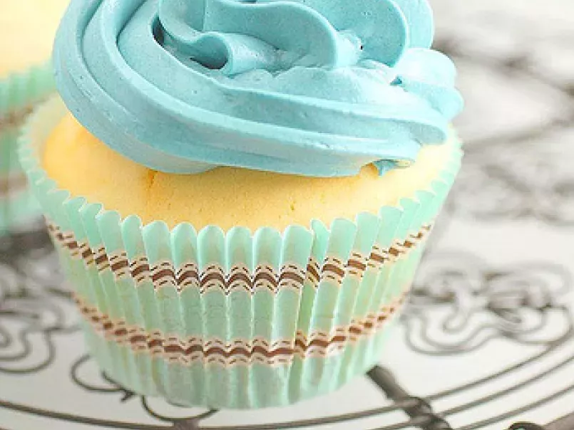 More Inspiration From Donna Hay - Blue Cupcakes - photo 2