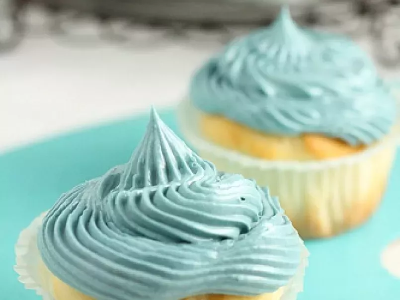 More Inspiration From Donna Hay - Blue Cupcakes - photo 3