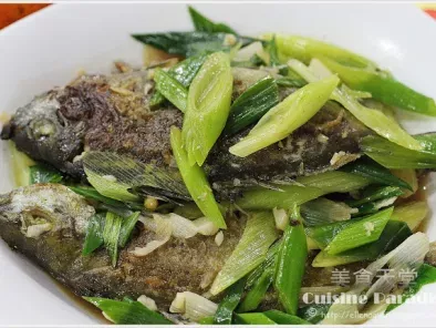 Pan-fried White Spotted Rabbitfish With Leeks