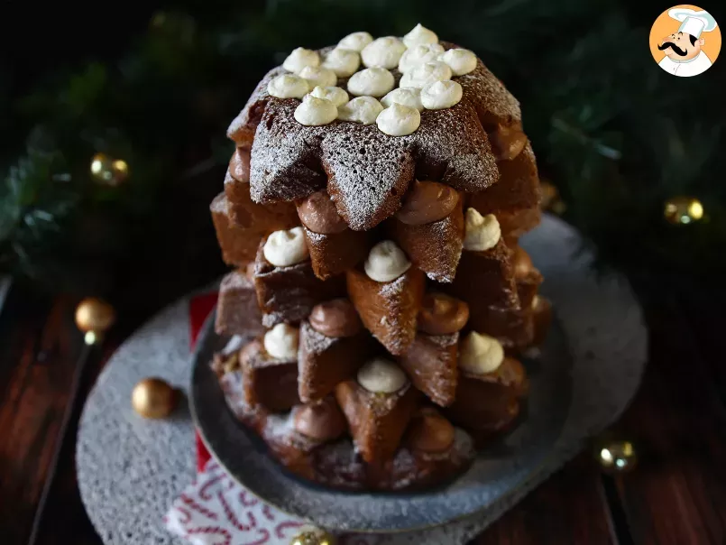 Pandoro brioche filled with Nutella cream and vanilla cream in the shape of a Christmas tree - photo 5