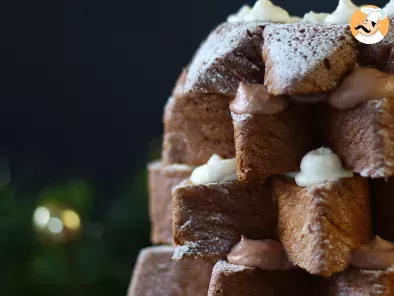 Pandoro brioche filled with Nutella cream and vanilla cream in the shape of a Christmas tree - photo 4