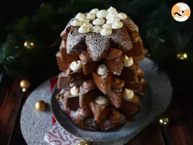 Pandoro brioche filled with Nutella cream and vanilla cream in the shape of a Christmas tree - photo 5