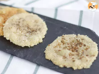 Parmesan crisps, with spices and herbs - Video recipe ! - photo 2